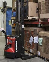 Raymond 6210 Walkie Straddle Stacker Truck