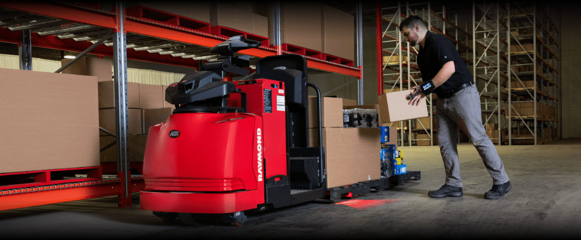 Raymond IFDA Conference, man placing package on walkie pallet truck