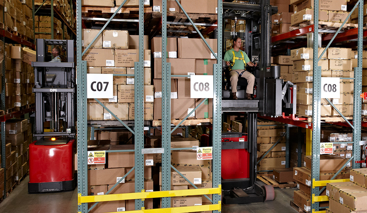 Narrow aisle order pickers Narrow aisle order pickers