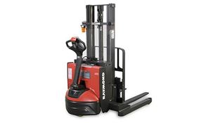 Raymond 6210 Walkie Pallet Stacker