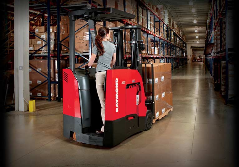 Raymond 4250 Stand Up Counterbalanced Truck Battery Compartment Options