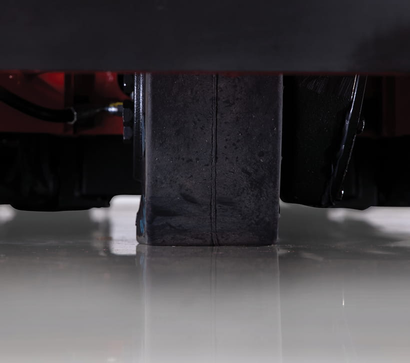 Raymond 8910 End Rider Pallet Truck, center tire