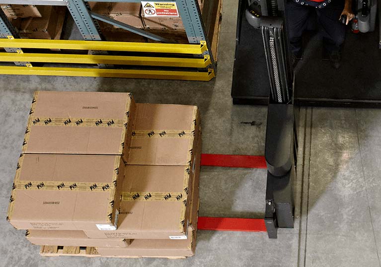 Raymond 9000 Series Swing Reach Truck End Aisle Load Retrieval