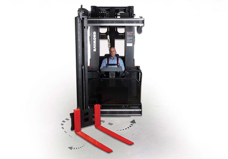 Raymond 9800 Swing Reach Truck auto traverse feature
